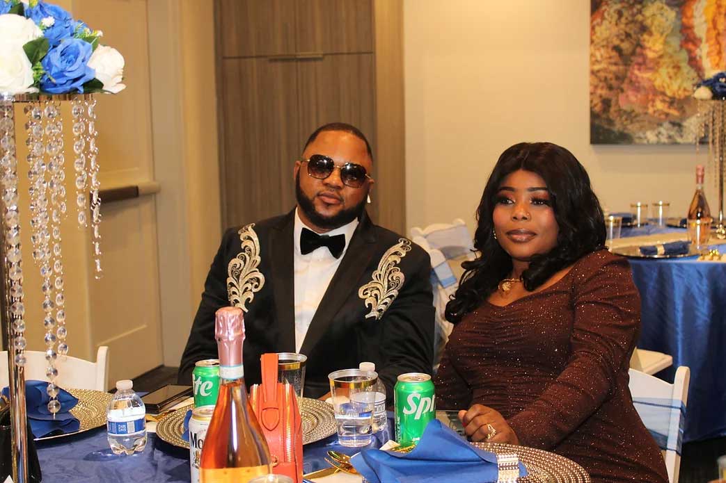 <p>Mr & Mrs</p>
